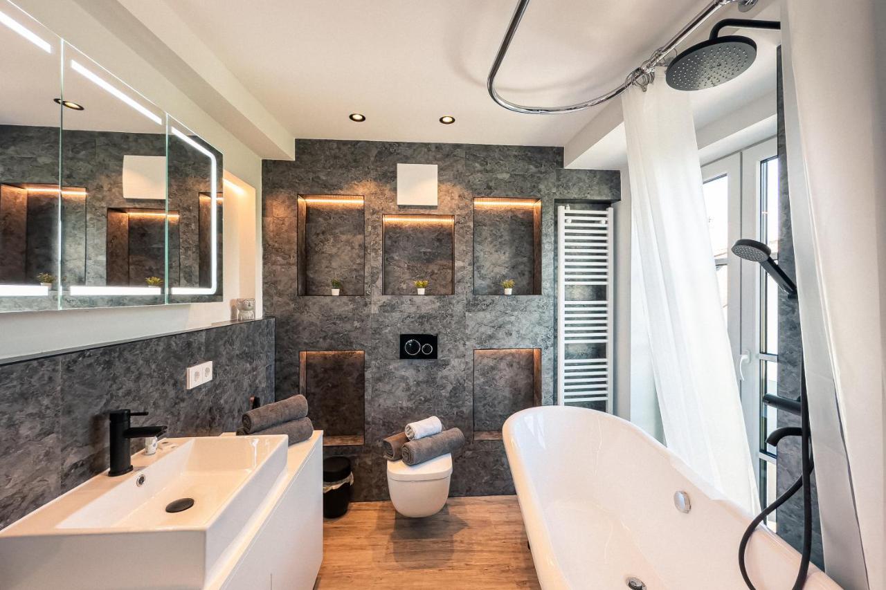 Crest - Riverside Lofts Mit Parken I Balkon I Kueche I Regendusche Passau Exterior photo